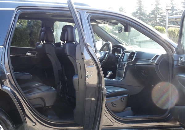 Jeep Grand Cherokee cena 75900 przebieg: 102000, rok produkcji 2018 z Białystok małe 379